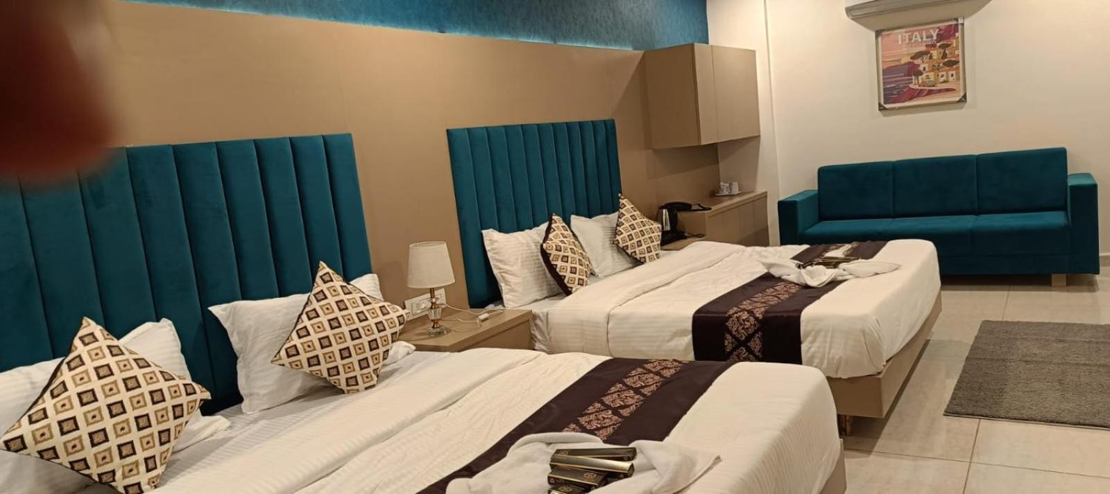 Hotel Royal Square Gandhinagar Exterior foto