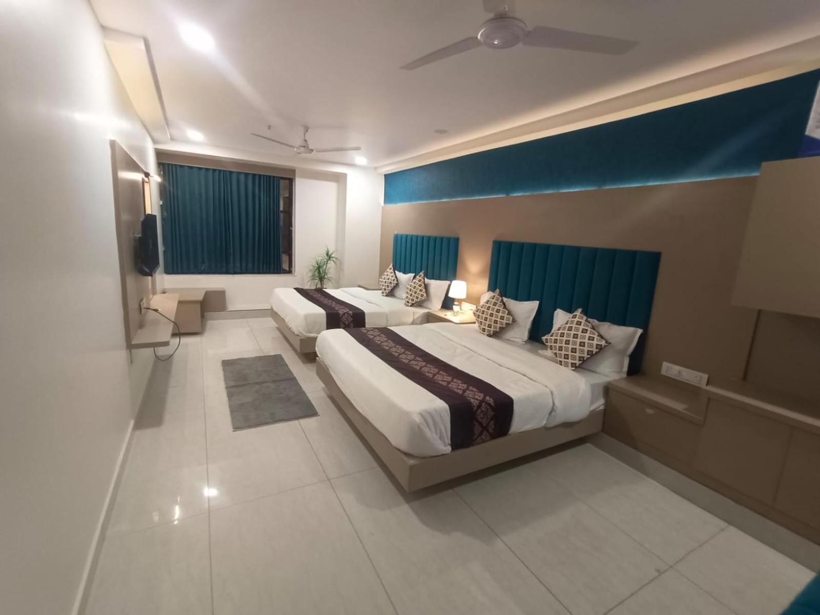Hotel Royal Square Gandhinagar Exterior foto