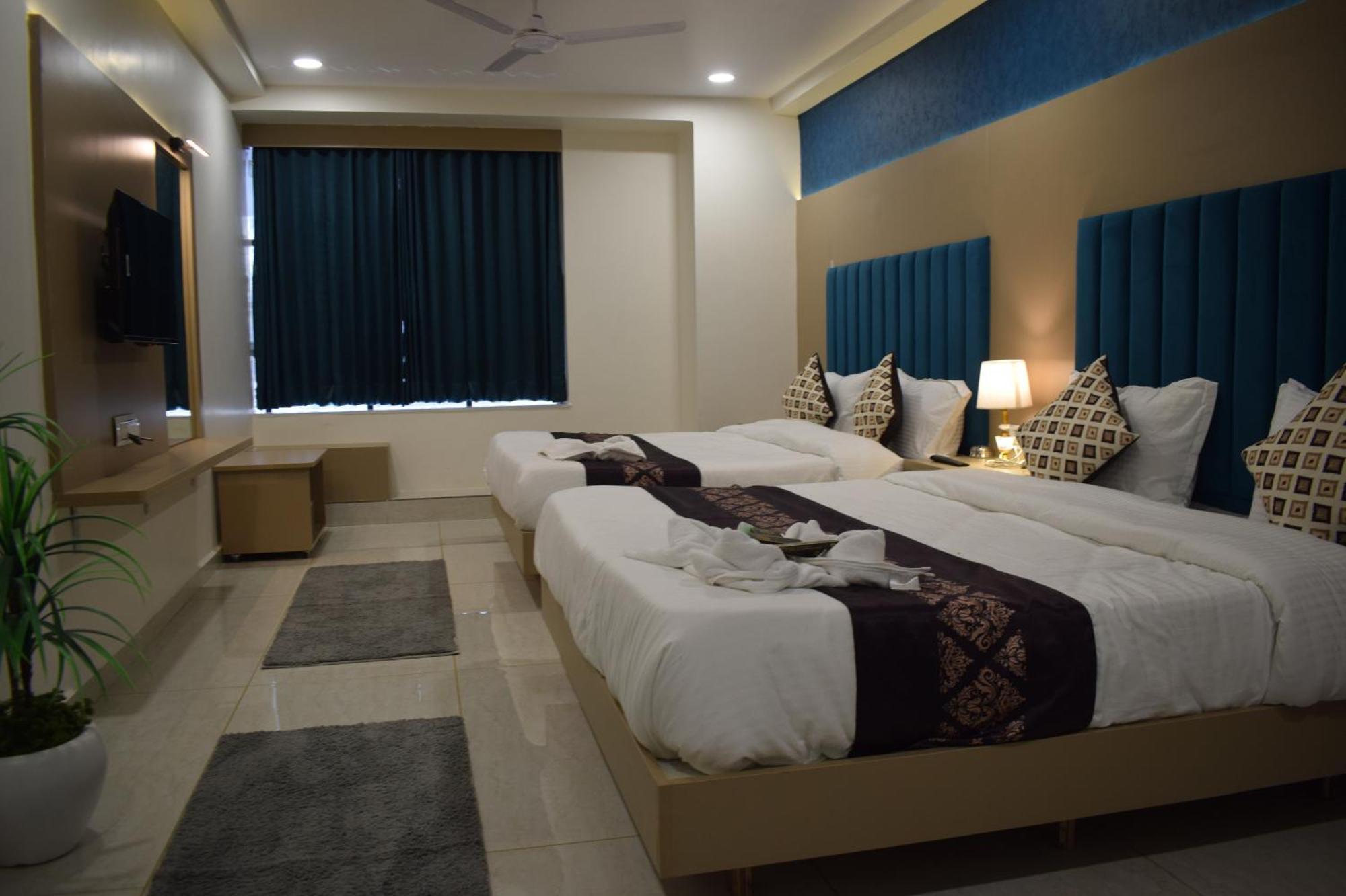 Hotel Royal Square Gandhinagar Exterior foto